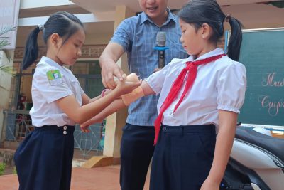 Hướng dẫn sơ cấp cứu và phổ biến tuyên truyền luật giao thông